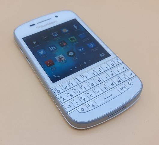 BlackBerry-Q10-White