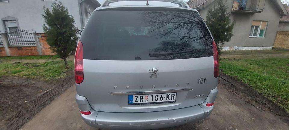 Peugeut-807
