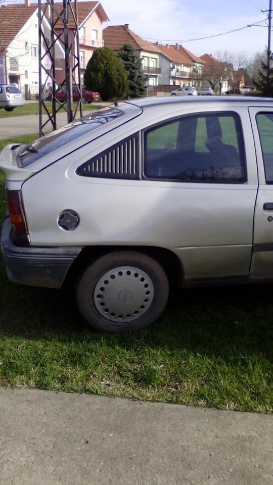 Opel-Kadett--88