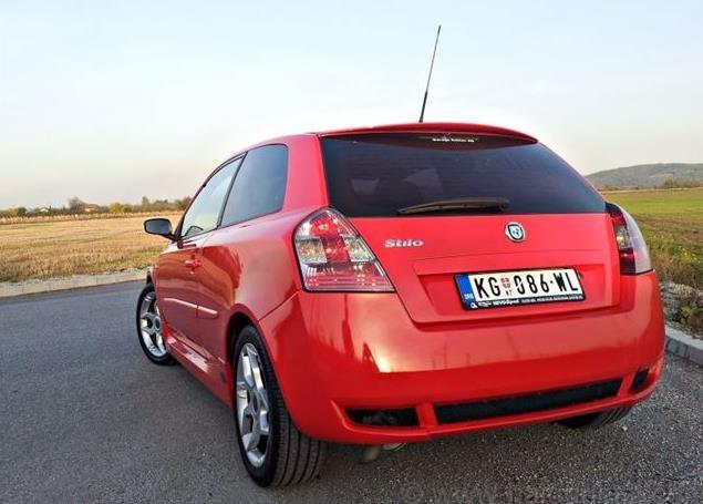 Fiat-Stilo-1-9-JTD-16V-Abarth--05