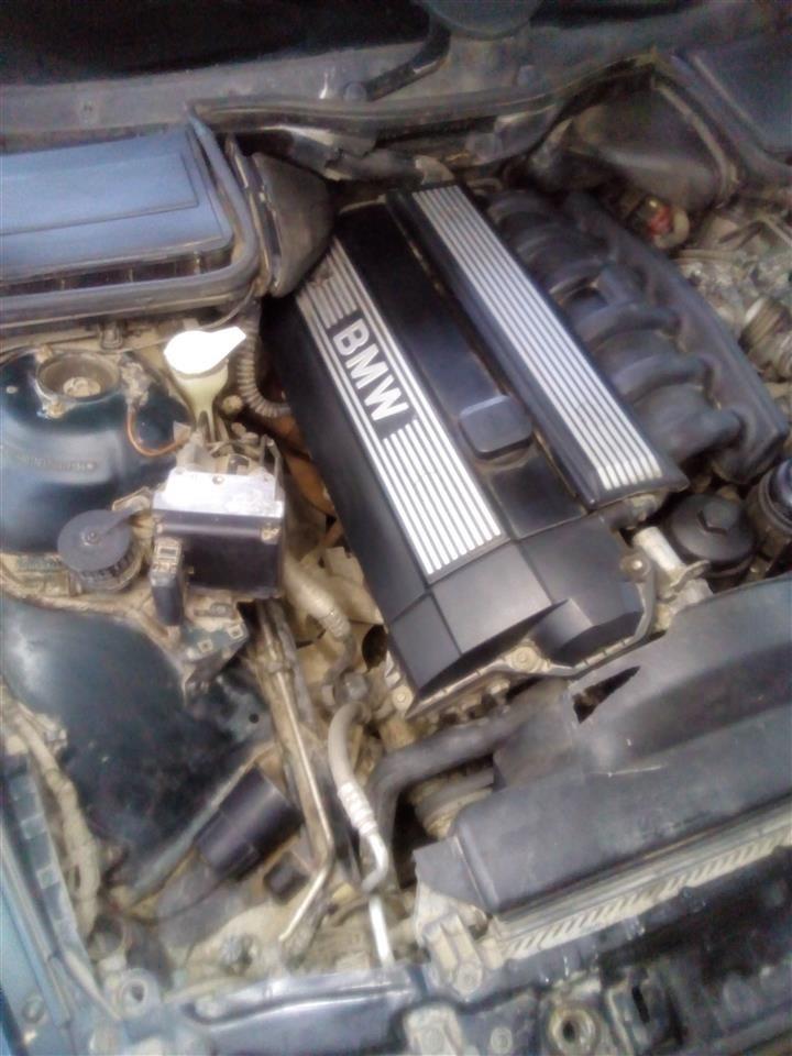 BMW-E39-520-Delovi