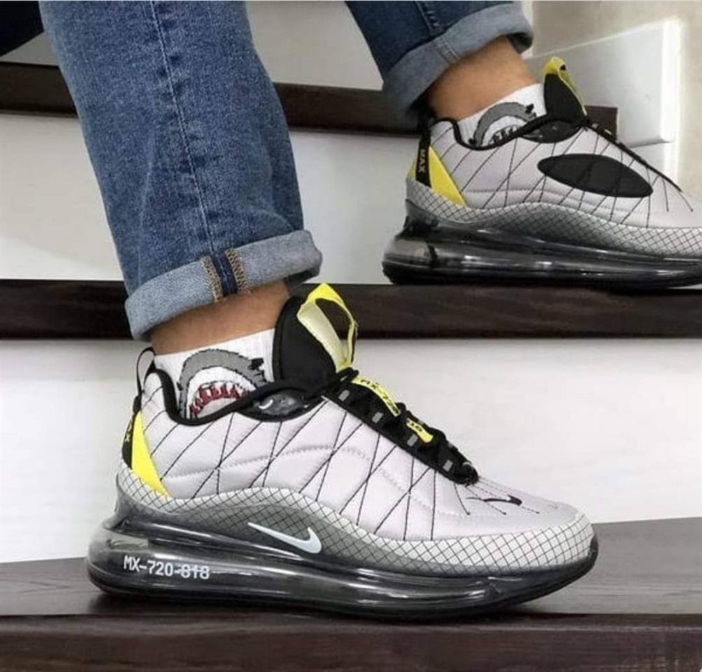 Patike-Nike-720-818-