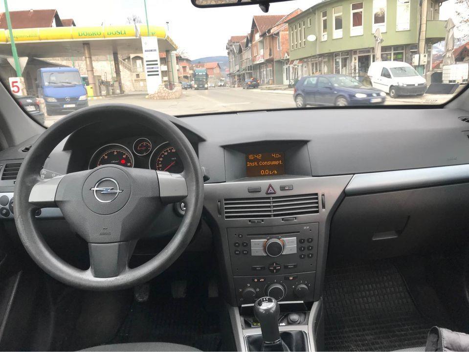 Opel-Astra-1-7-cdti