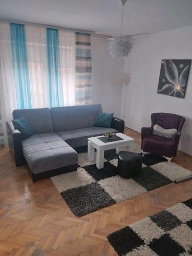 HITNO - KIČEVO - KUĆA 140m2