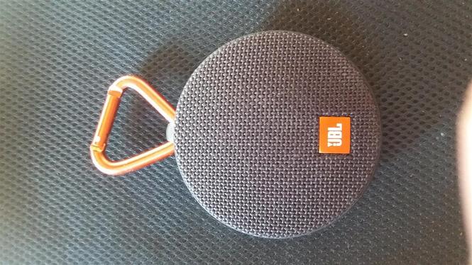 JBL clip 2 bluetooth zvucnik