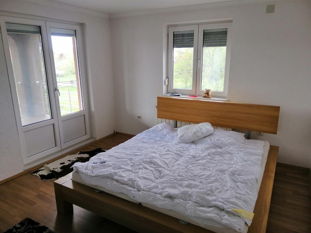 Prodajem-kucu-na-glavnom-putu-Loznica-Sabac
