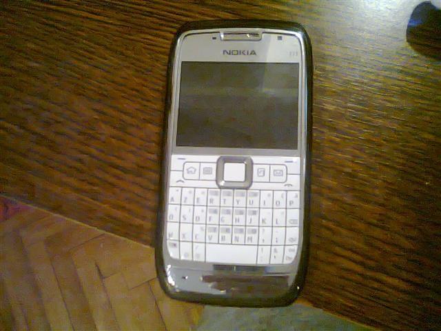 NOKIA E71