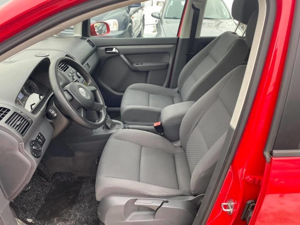 VW-TOURAN-1-6b