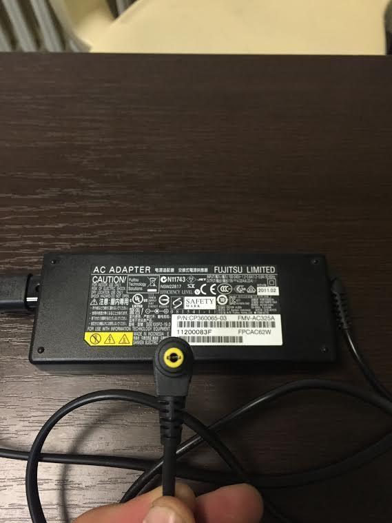 Punjac-Orginal-Fujitsu-Siemens-19V-4-22A-90W