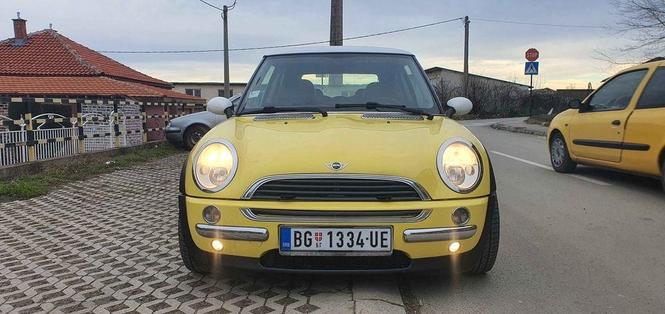 Mini Cooper 1.6 benz