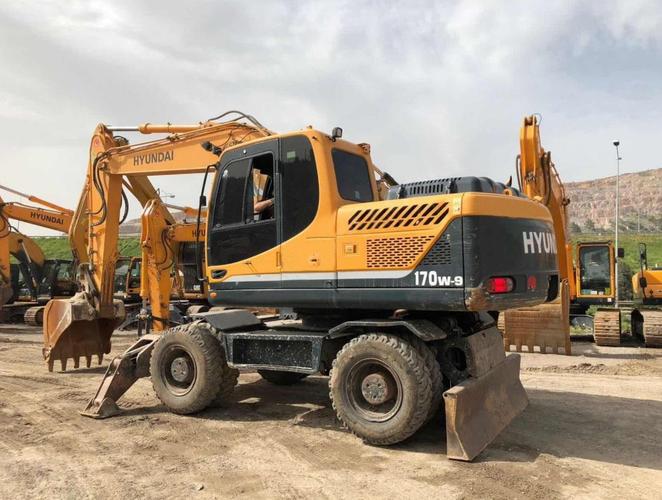 HYUNDAI 170W-9