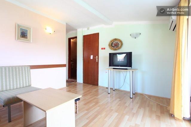 APARTMANE-LILE-U-PESTANE
