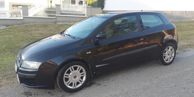 Prodajem Stilo 1.6 Benzin 2002 Godiste 850E