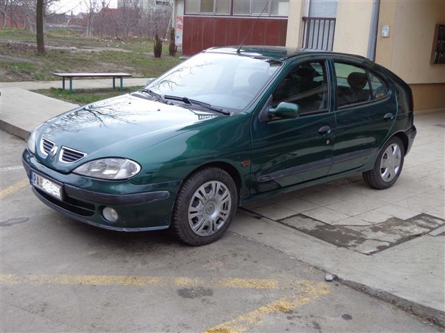 Renault MEGANE 1.6 16v - 01