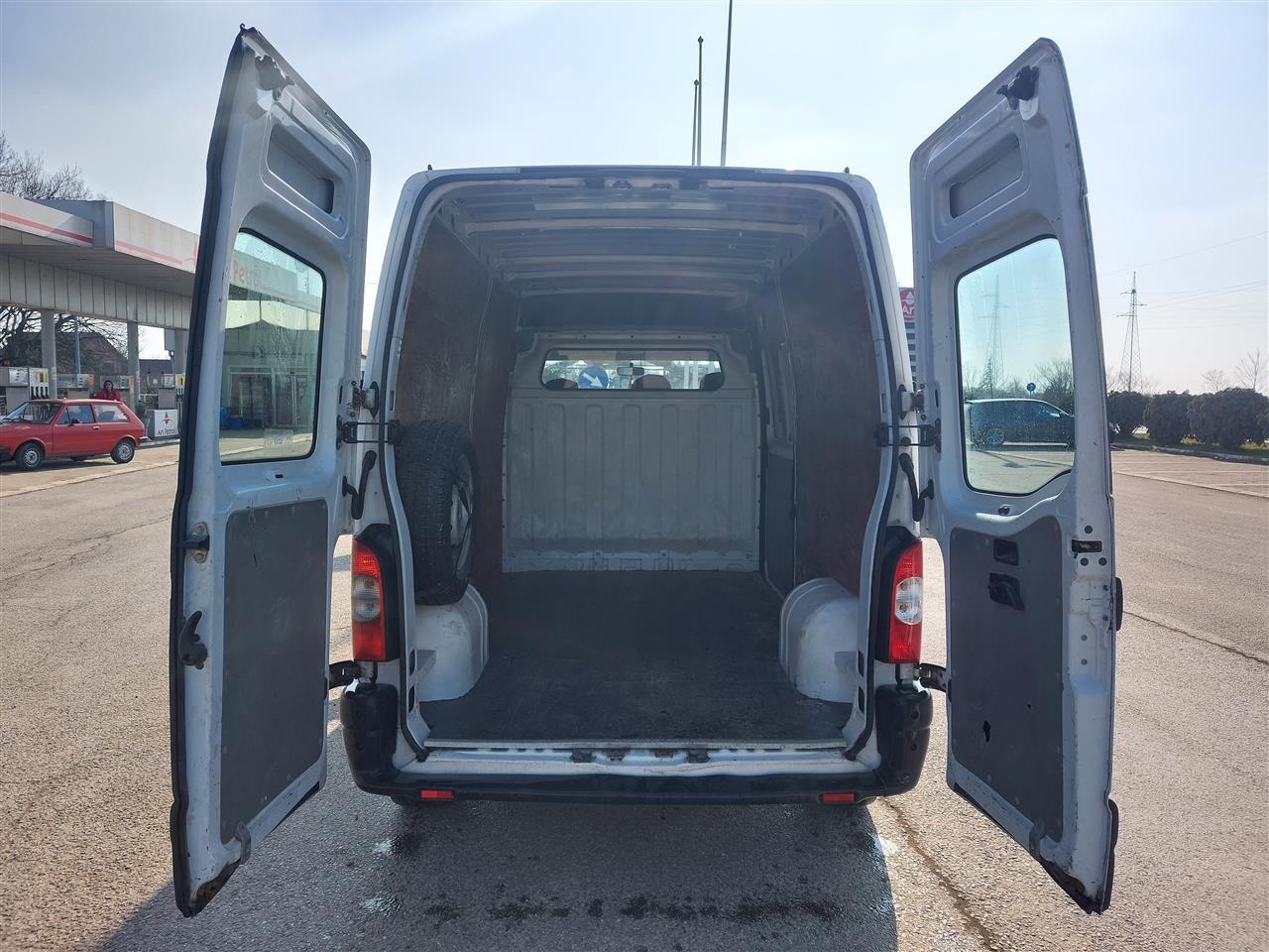 Kombi-prevoz-robe-do-1500kg