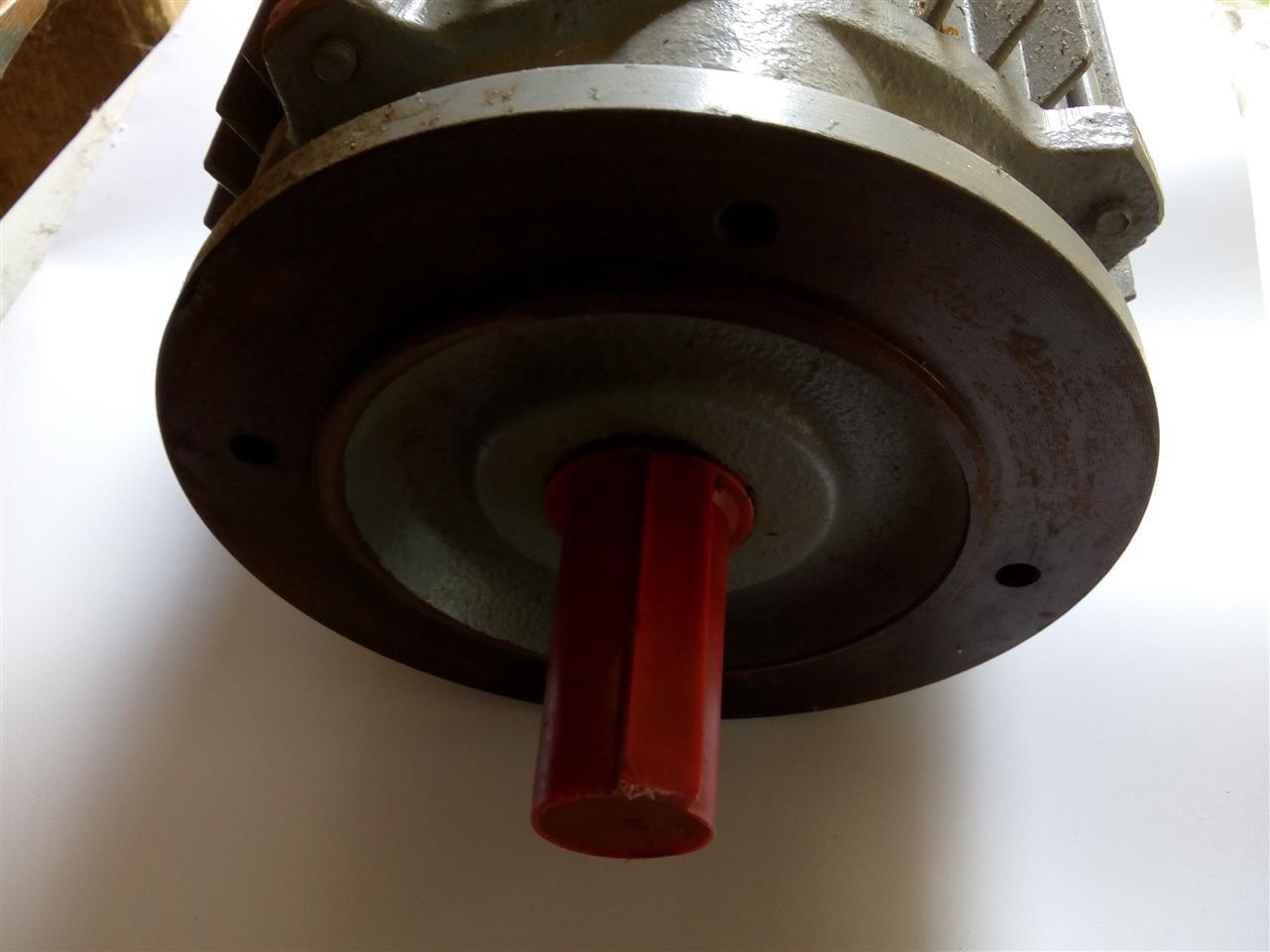 Elektro-motor