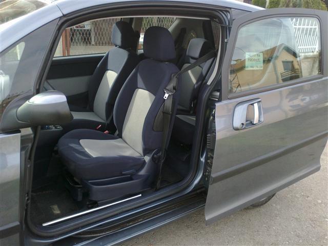 Peugeot-1007--05