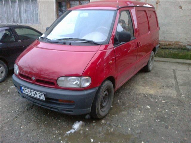 Nissan Vaneto -97