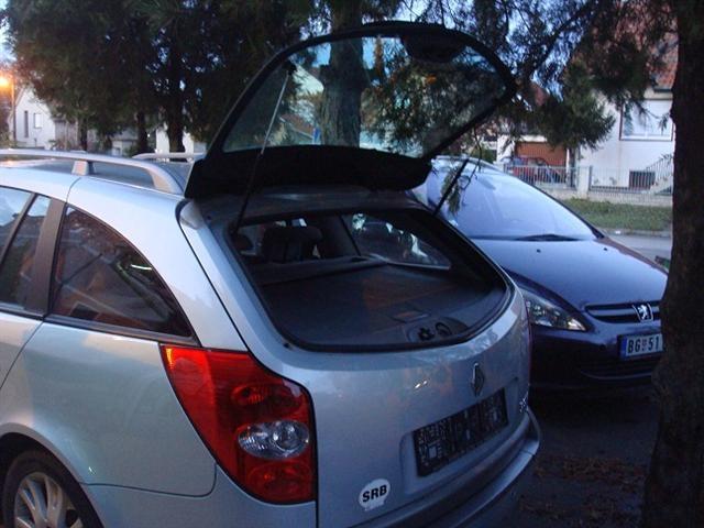RENAULT-LAGUNA-II-1-9DCI-KARAVAN--02