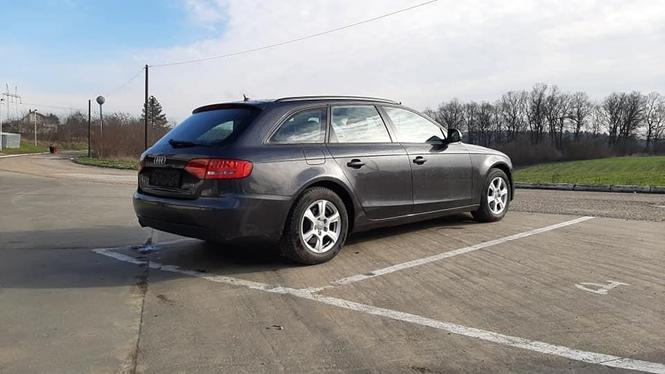 Audi A4 s line