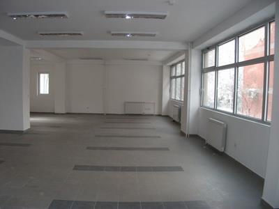 Izdavanje poslovnog prostora 96m2 