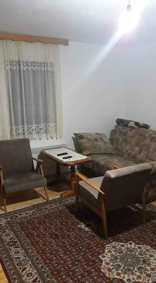 Izdajem-vikendicu-na-Goliji