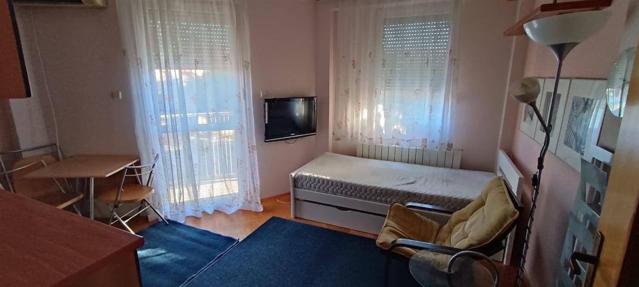 Nameštena-garsonjera-20m2-Čačak
