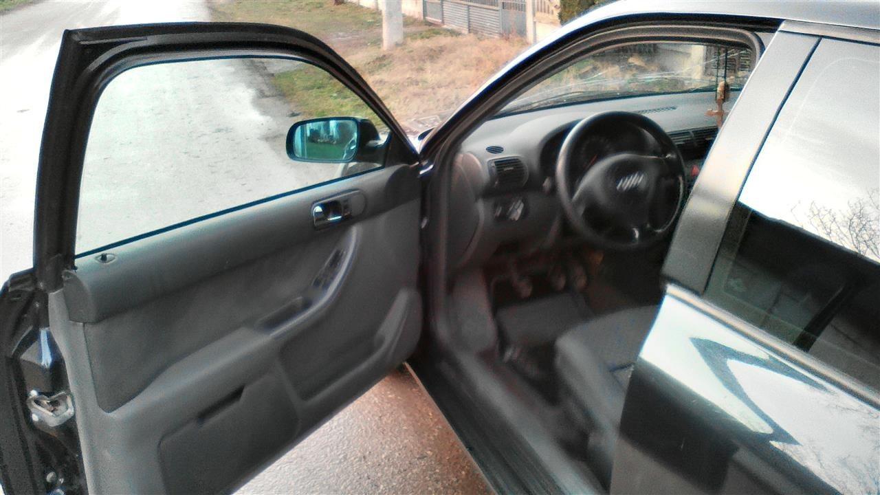 Audi-A3--00