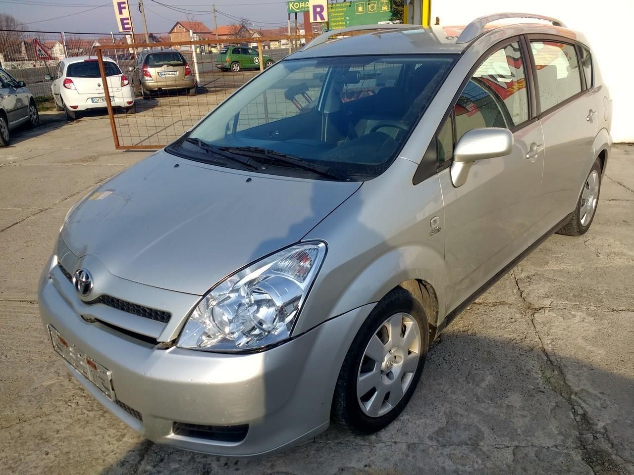 2005-Toyota-Corolla-Verso-2-0-D4D