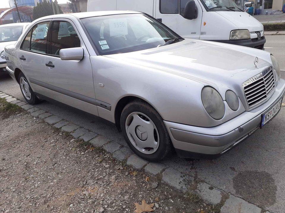 Mercedes-E-220