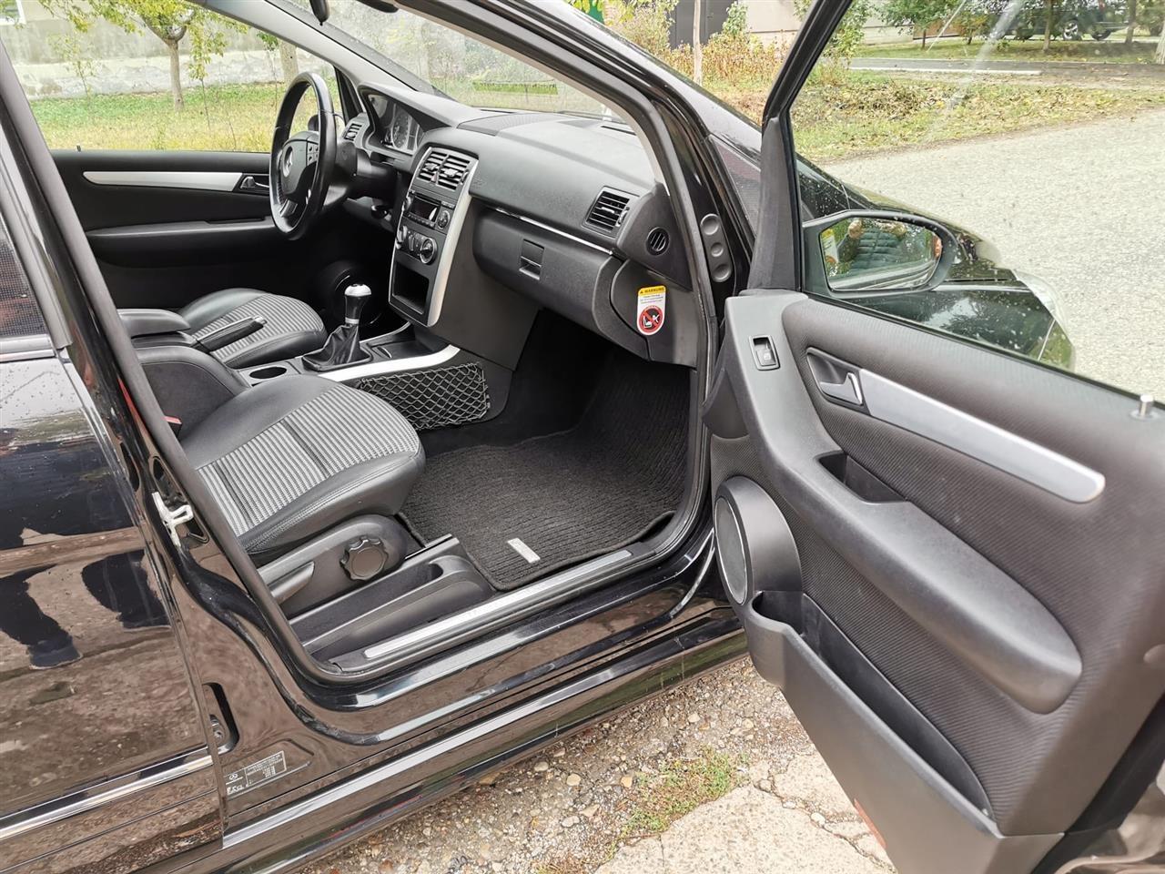 Mercedes-Benz-B170
