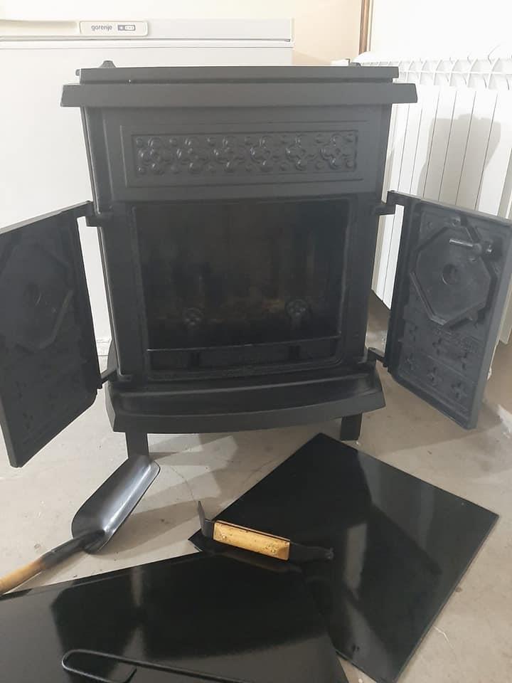 Amity-kamin-pec