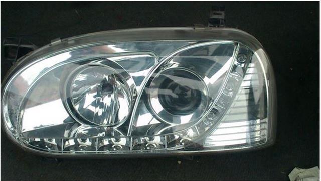 Levi-XENON-far-za-VW-Golf-3