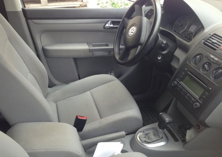 VW-Touran--05