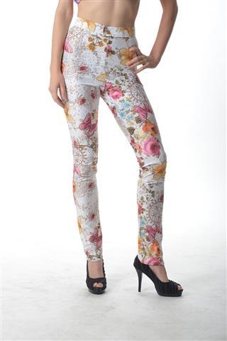 Model 19: Unikatne pantalone