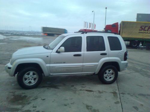 Jeep-Cherokee--01