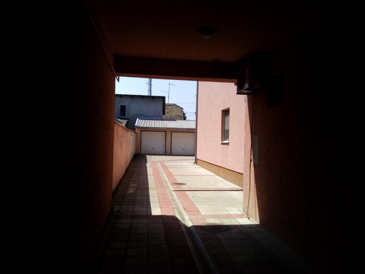 Garaža--centar-