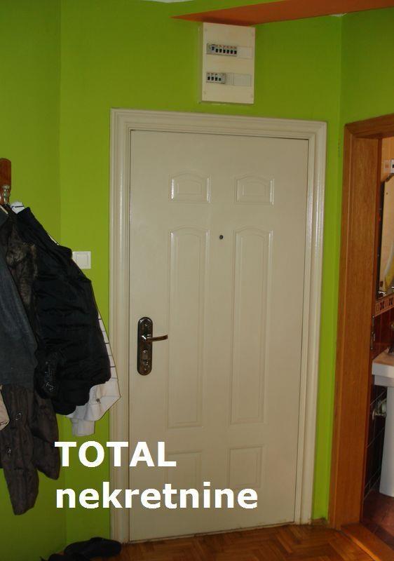 Uknjizen-troiposoban-duplex-stan