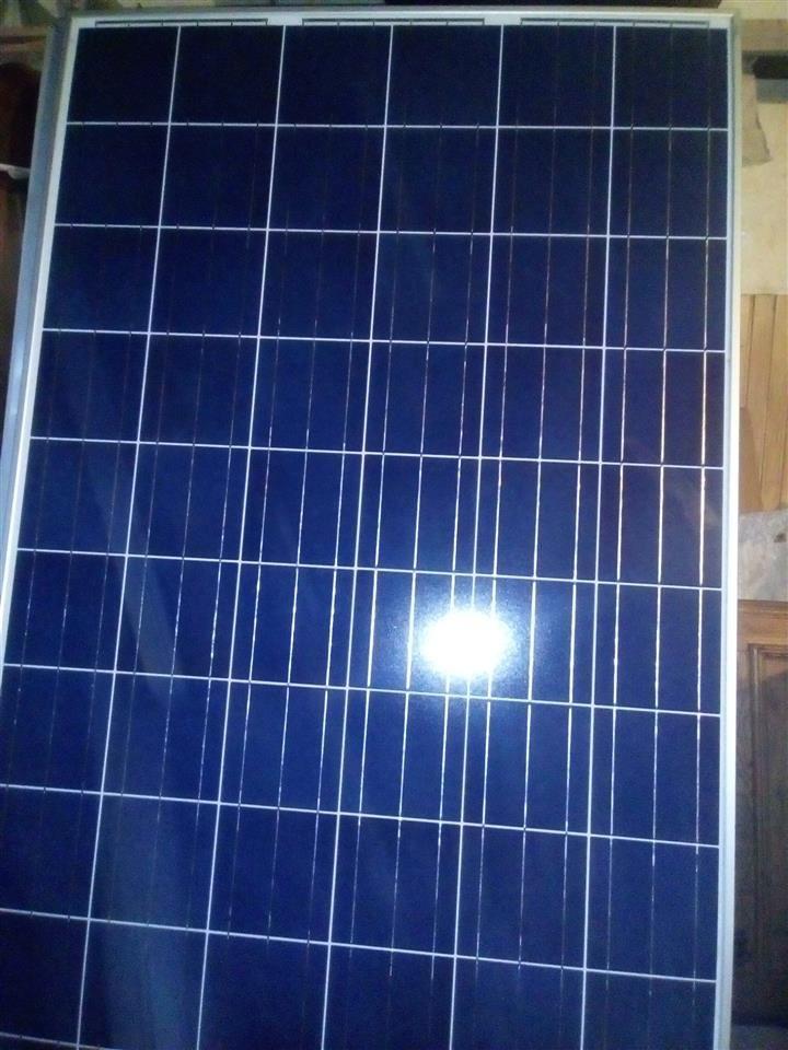 Solarni-paneli-250w