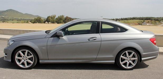 Mercedes-Benz-C220--10