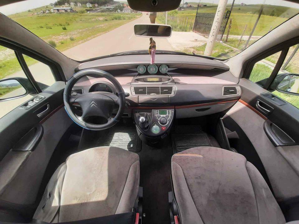 Citroen-C8
