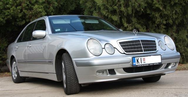 Mercedes-E200---99