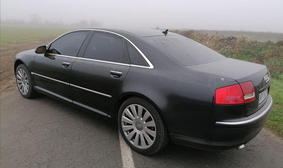 AUDI-A8-4-0