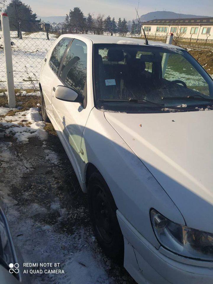 Peugeot-306
