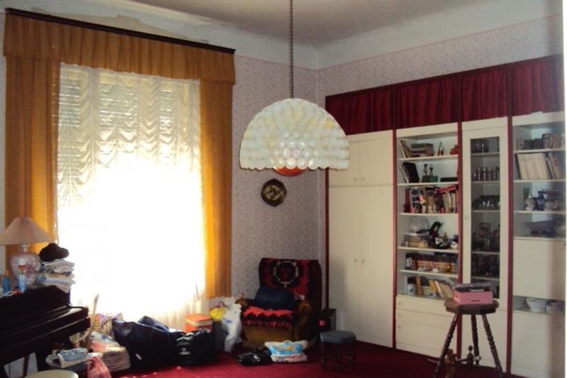 Dvorisni-stan-u-blizu--centra-u-Vrscu