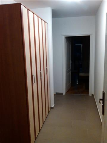 IZDAJEM-STAN-U-CENTRU-NOVOG-SADA