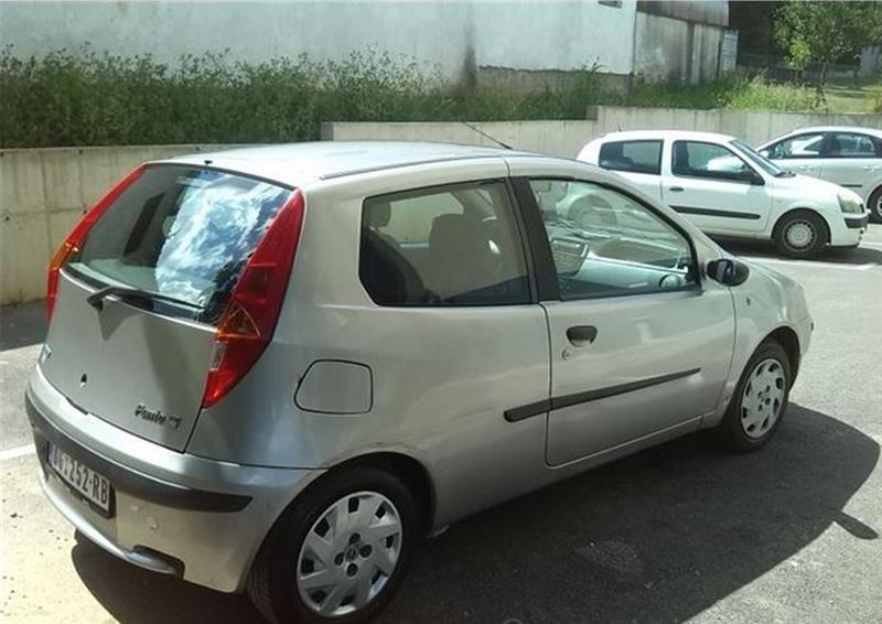Fiat-Punto--00