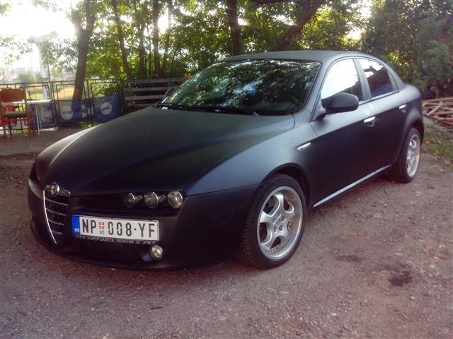 Alfa-Romeo-159--05