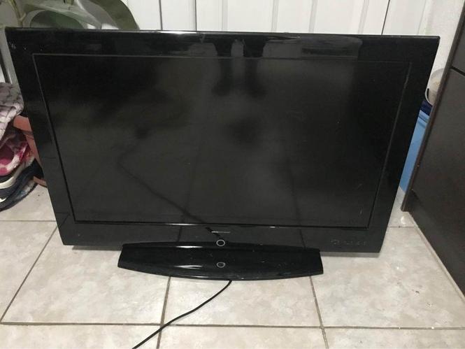 Lcd tv32”