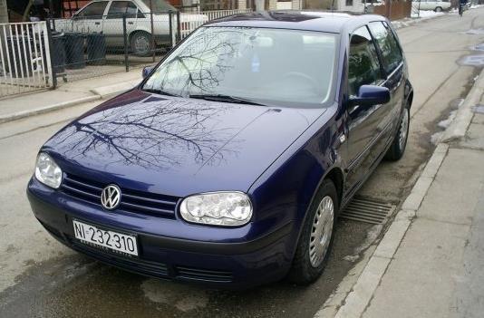 VW Golf  - 01